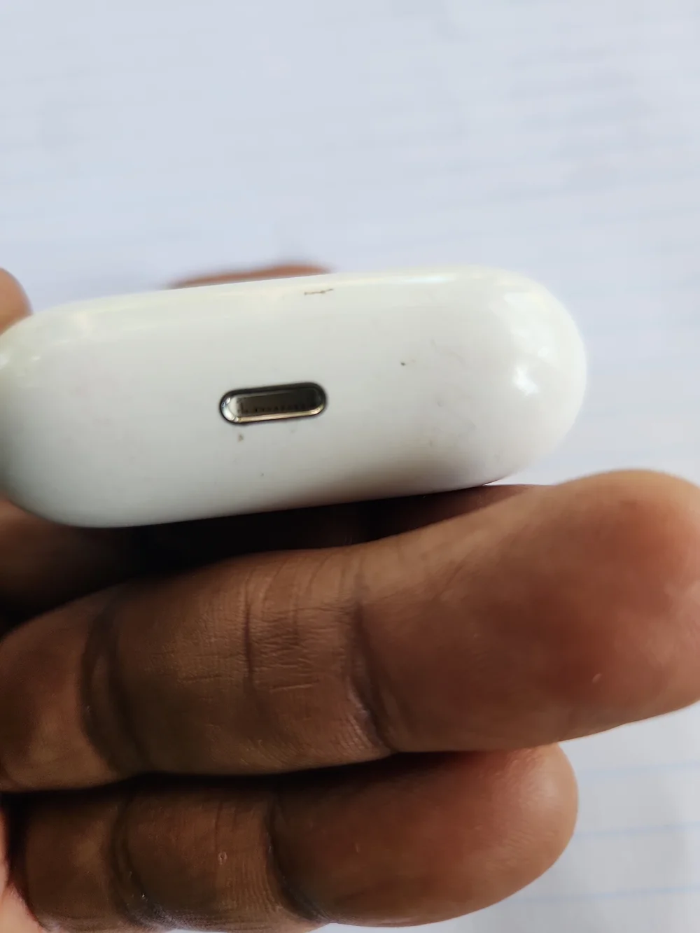 Apple White On‑Ear Wireless Earbuds with Charging Case